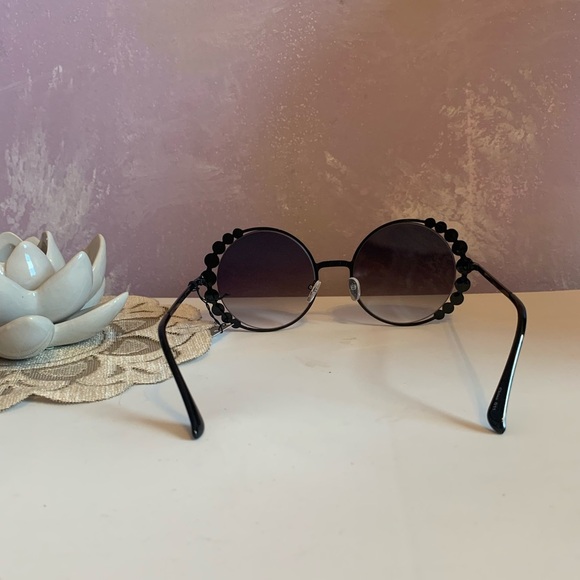 😎Sunglasses w/ Pearl Rim - Picture 5 of 8